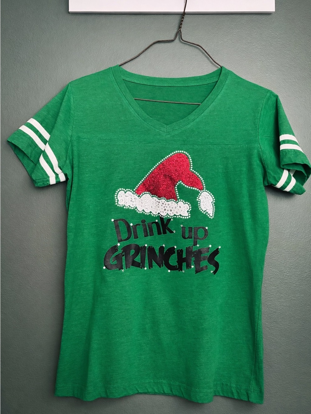 Green 'Drink Up Grinches' V-Neck Tee with Red Santa Hat